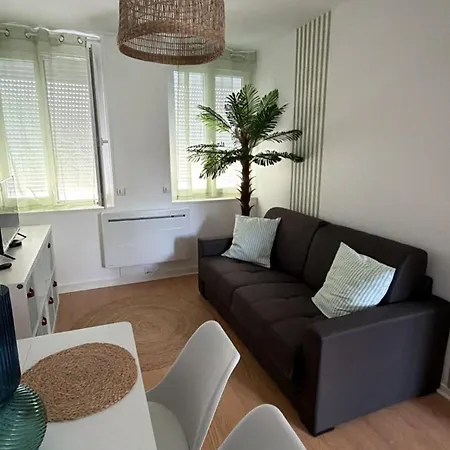 Duminy, Center-wi-fi-parking Apartament *